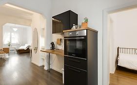 Roman Market- Upper Aristotelous Sq Luxury Apartment